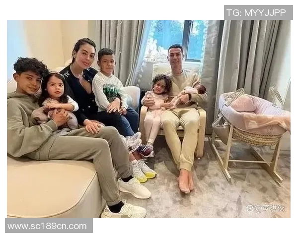 C罗女友的精彩生活与足球世界的交织揭秘